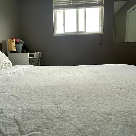 Private Room With Queen Bed In Richmond 202 Esterno foto
